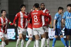 葡超赛程吃紧；成都蓉城转会期主帅复盘；赛场秩序良好；资深球员宣示担当的简单介绍-乐鱼在线入口