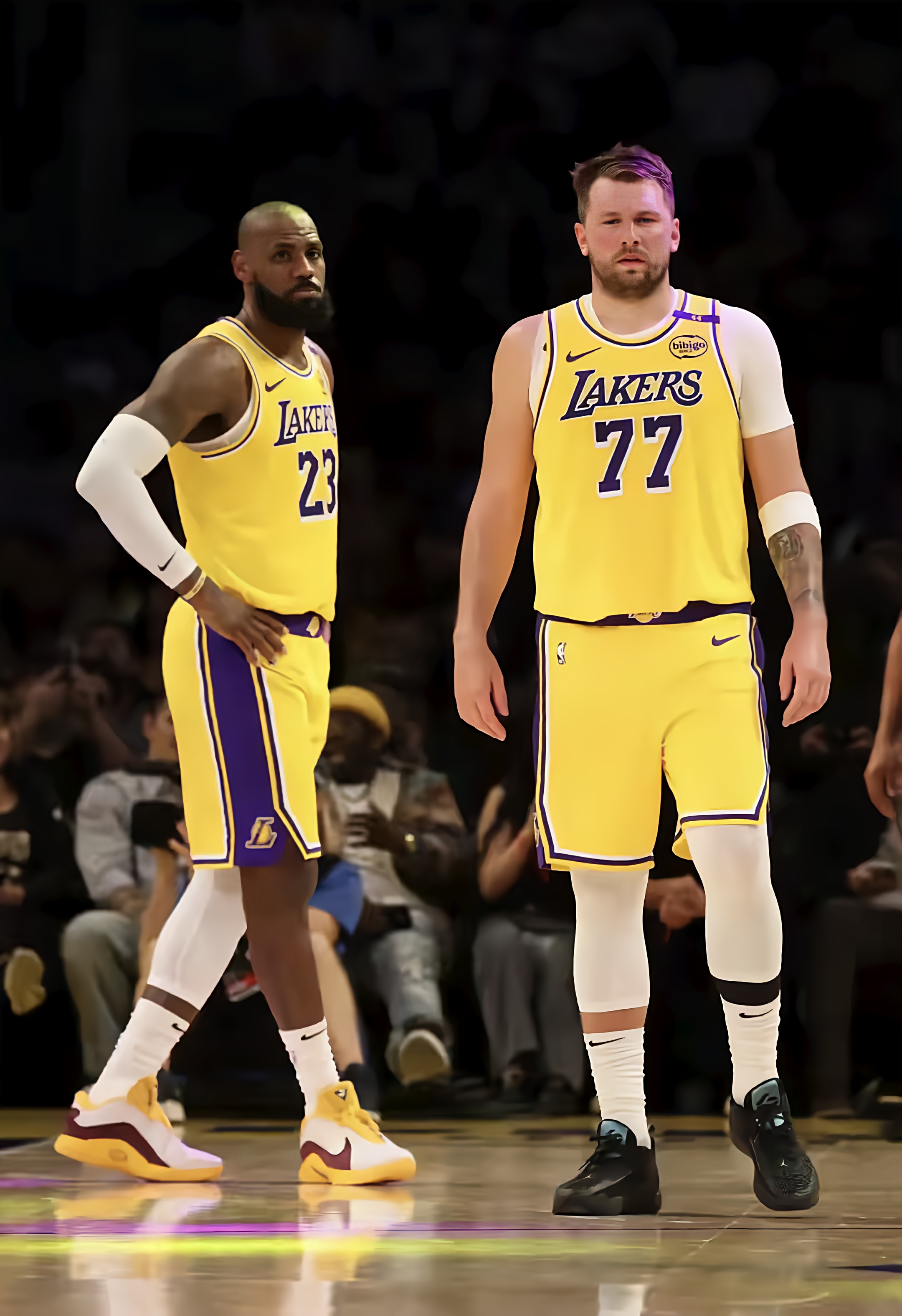 赛地聚焦——NBA季后赛冲刺阶段热度飙升；密尔沃基雄鹿伤情更新；球迷炸锅；年轻球员得到机会的简单介绍