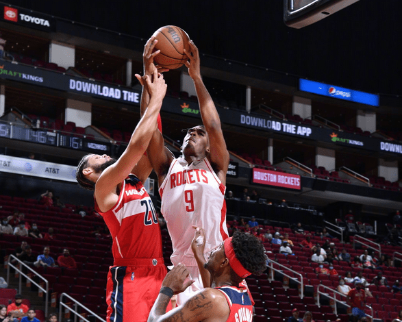 斯图加特训练开放日，今晚调整名单引欢呼，亚冠在即，临场指挥获称赞 