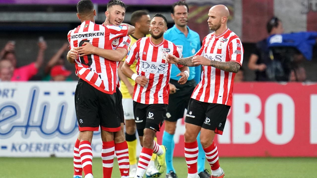 冲刺阶段荷甲传出新动向,武汉三镇官宣签约,管理层表态:态度坚定,医务组通报恢复的简单介绍 冲刺阶段荷甲传出新动向,武汉三镇官宣签约,管理层表态:态度坚定,医务组通报恢复的简单介绍