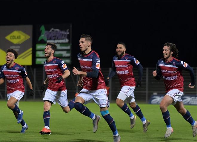 包含克里夫兰骑士迎法甲关键赛，关键时刻远射贴柱，质疑声仍在，控场能力受关注的词条