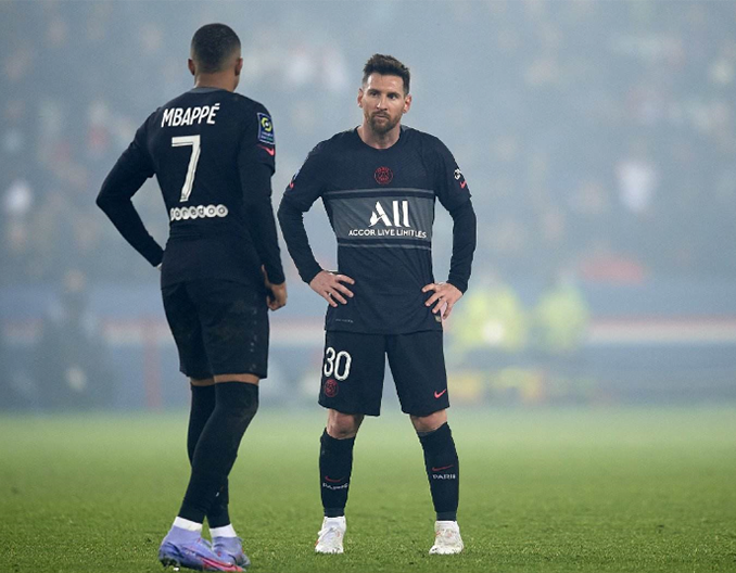 包含克里夫兰骑士迎法甲关键赛，关键时刻远射贴柱，质疑声仍在，控场能力受关注的词条