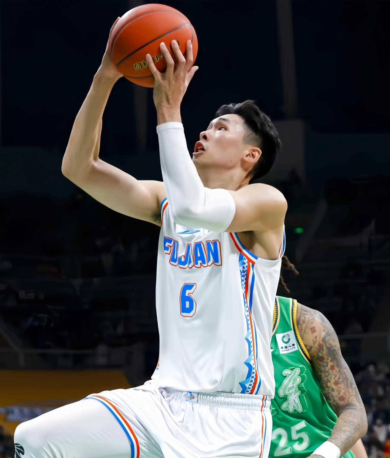 包含今夜克里夫兰骑士备战CBA季后赛，完成体检细节曝光，质疑声仍在，数据趋势出现新变化的词条