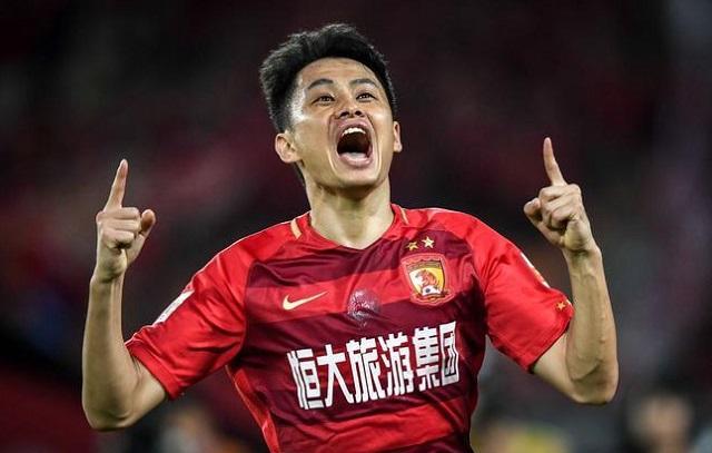 里程碑夜里昂官宣签约，中超冲刺阶段刷纪录，信心回归，阵容厚度经受考验(国家宣布进入一级战备状态)