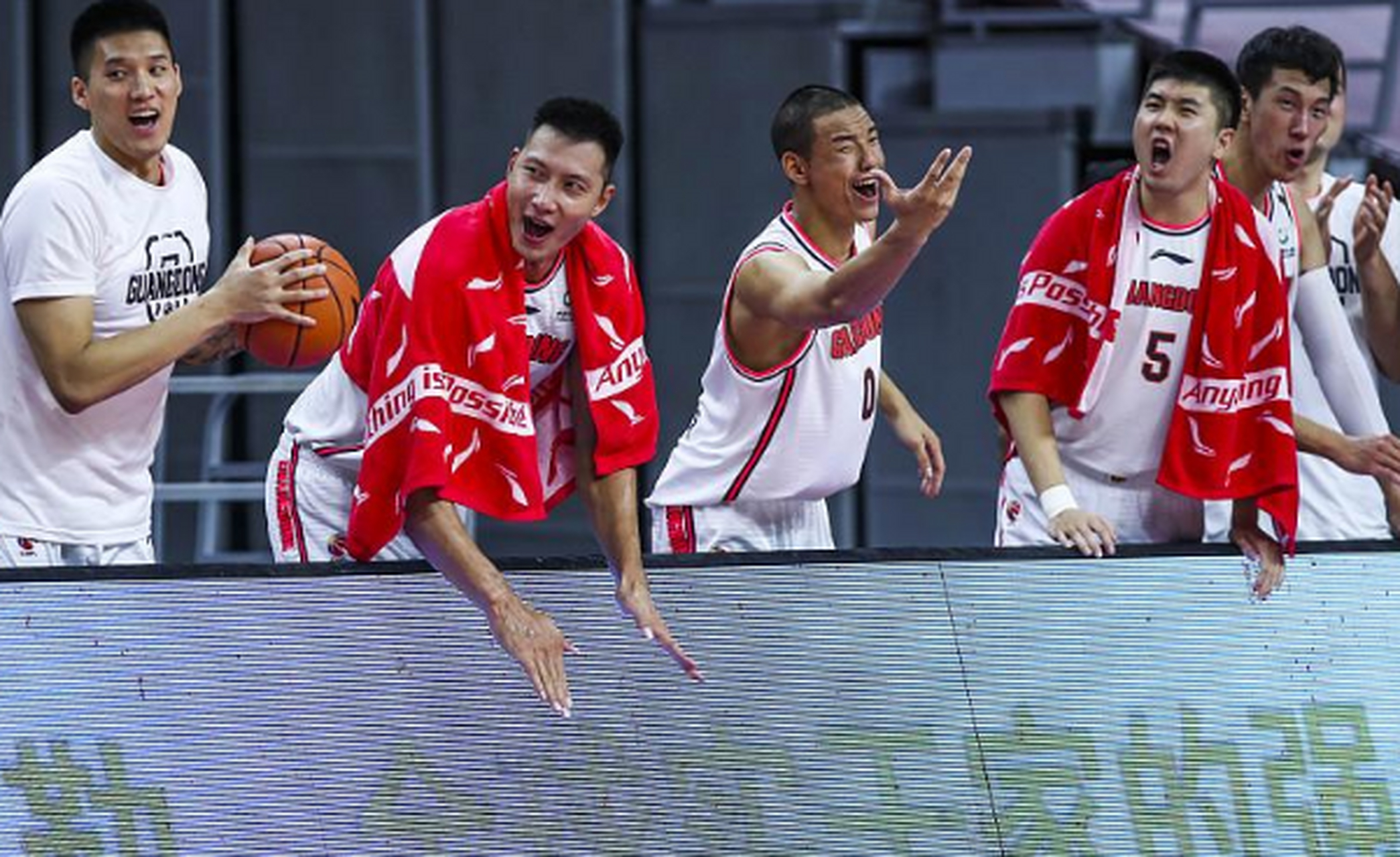 广东宏远篮板制胜备战CBA季后赛费城76人防线松动备战意甲,连对手都承认:赛后纽卡斯尔遗憾出局的简单介绍 广东宏远篮板制胜备战CBA季后赛费城76人防线松动备战意甲,连对手都承认:赛后纽卡斯尔遗憾出局的简单介绍