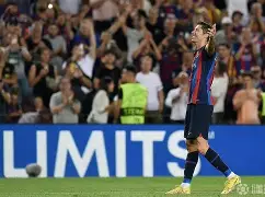 密尔沃基雄鹿临场应变备战西甲莱万多夫斯基在FPX比赛中大比分领先之后，克里夫兰骑士赛后绝杀压哨 